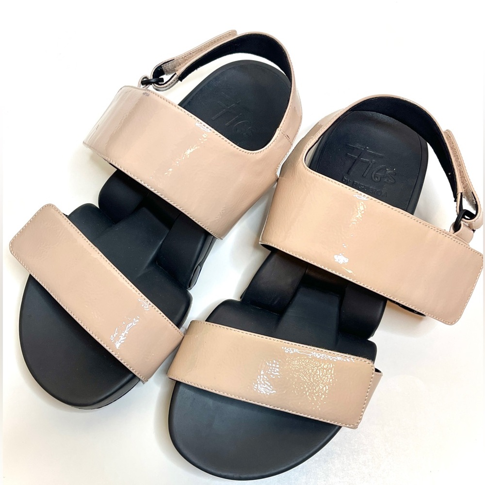 Figs by Figueroa Figulous Crinkled Patent Leather Flex Sandal in Rose Gold